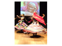 Dimostrazione danza indiana Kalbelia con Rakhi e Sunita Sapera